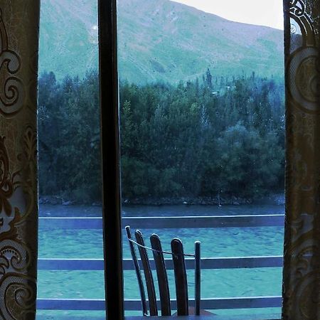 The Royal Kargil Hotel Buitenkant foto