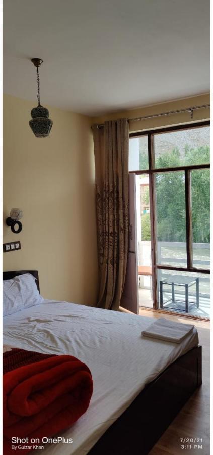 The Royal Kargil Hotel Buitenkant foto