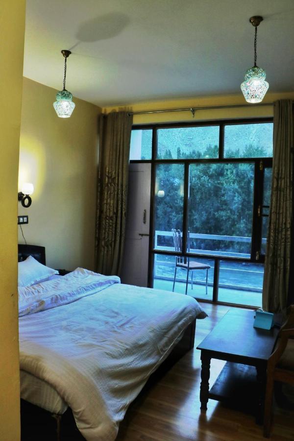 The Royal Kargil Hotel Buitenkant foto