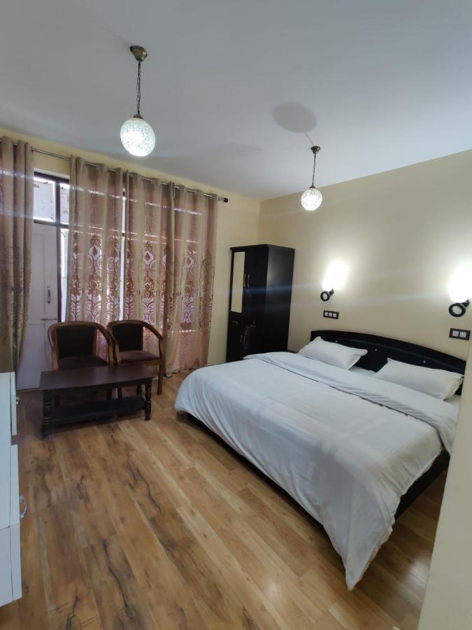 The Royal Kargil Hotel Buitenkant foto